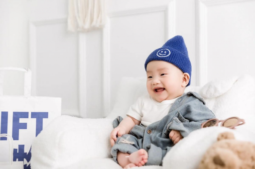 青岛宝宝眼睛红红的